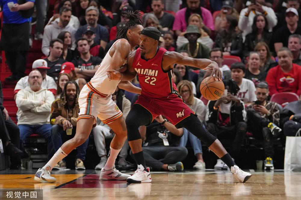 极的拼抢和 极的拼抢和