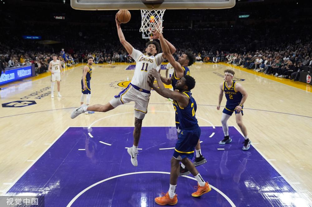 犀利的发球 犀利的发球